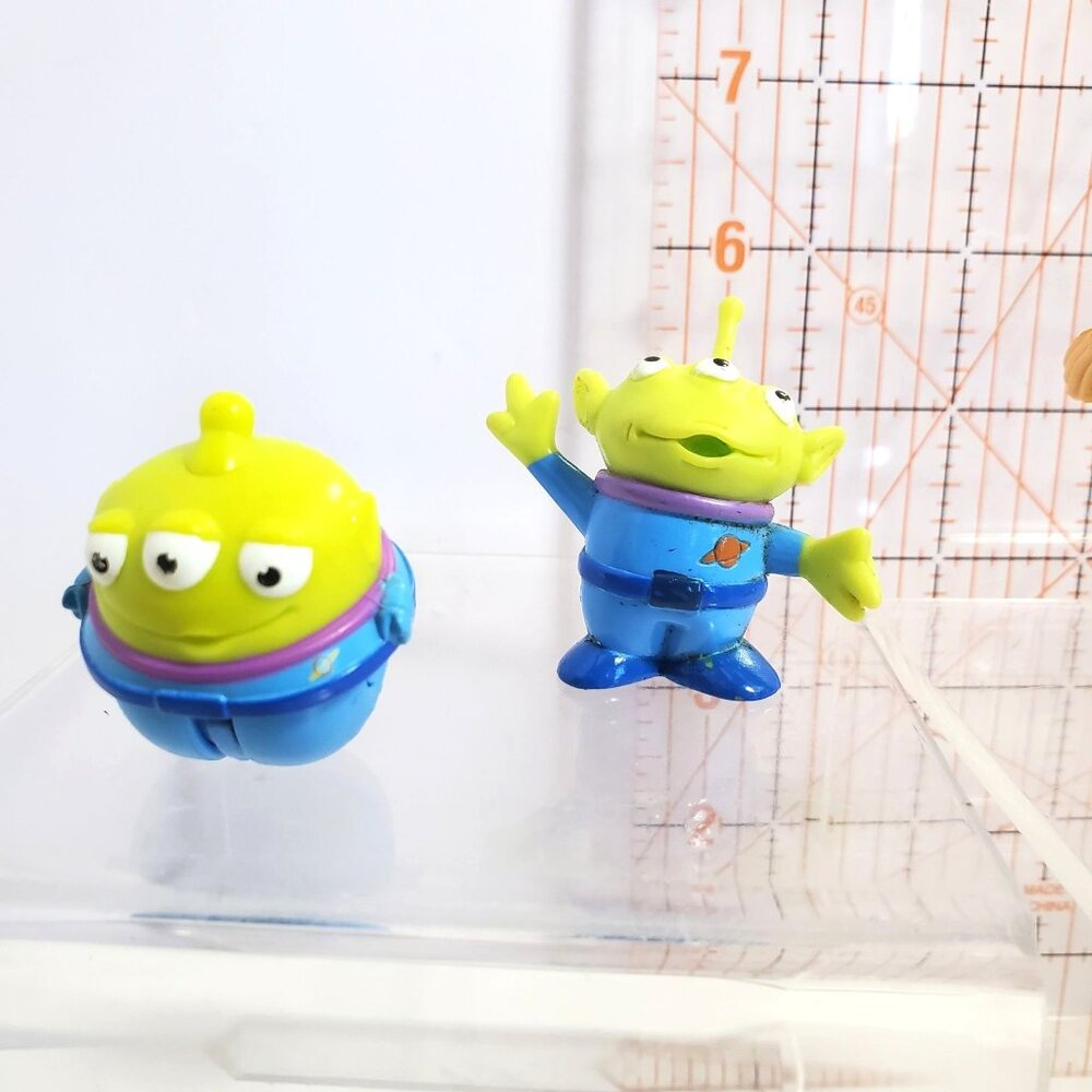 Toy Story 3 Pizza Planet Truck Playset Figures Woody Alien Dog Lot - Picture 11 of 16